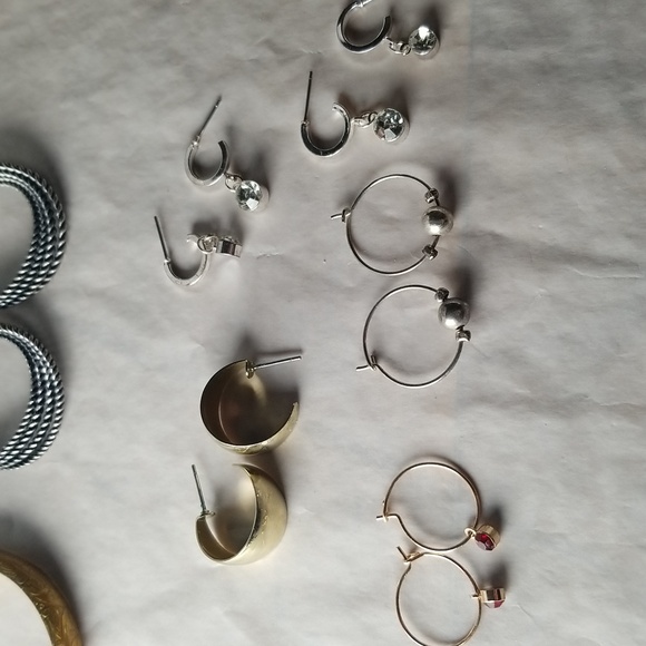 Curved And Circle Earring Collection - Picture 6 of 8